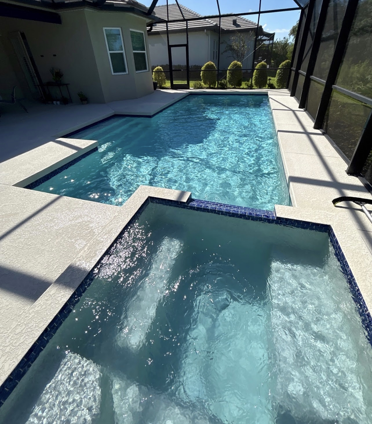 clean pool and spa in bradenton
