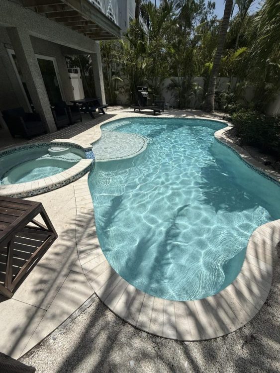 clean pool in sarasota and lakewood ranch area